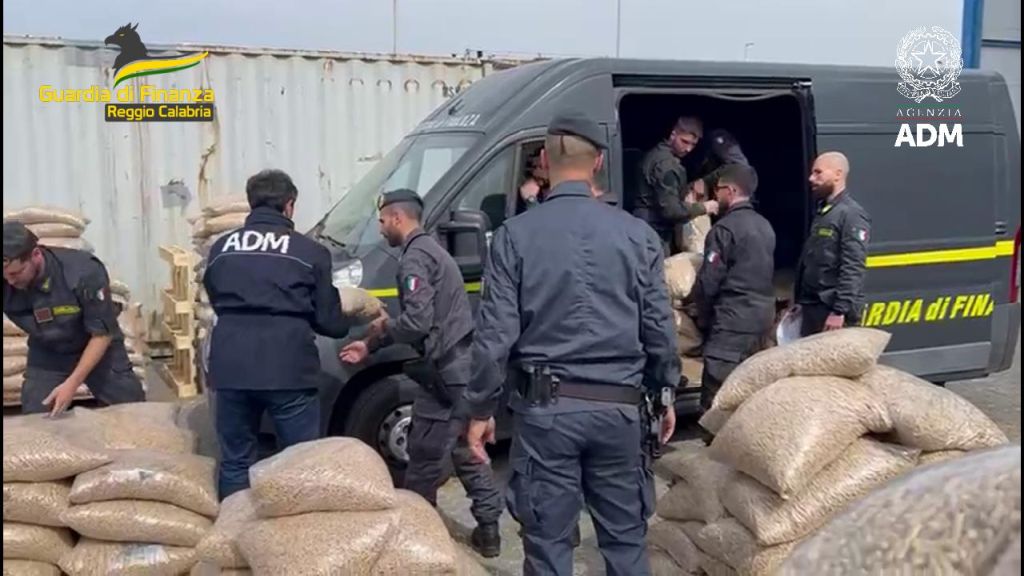 Sequestrata una tonnellata di cocaina nel reggino