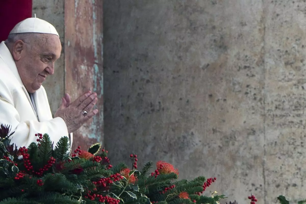 Ogni 15 secondi radio e tv parlano della salute del Papa