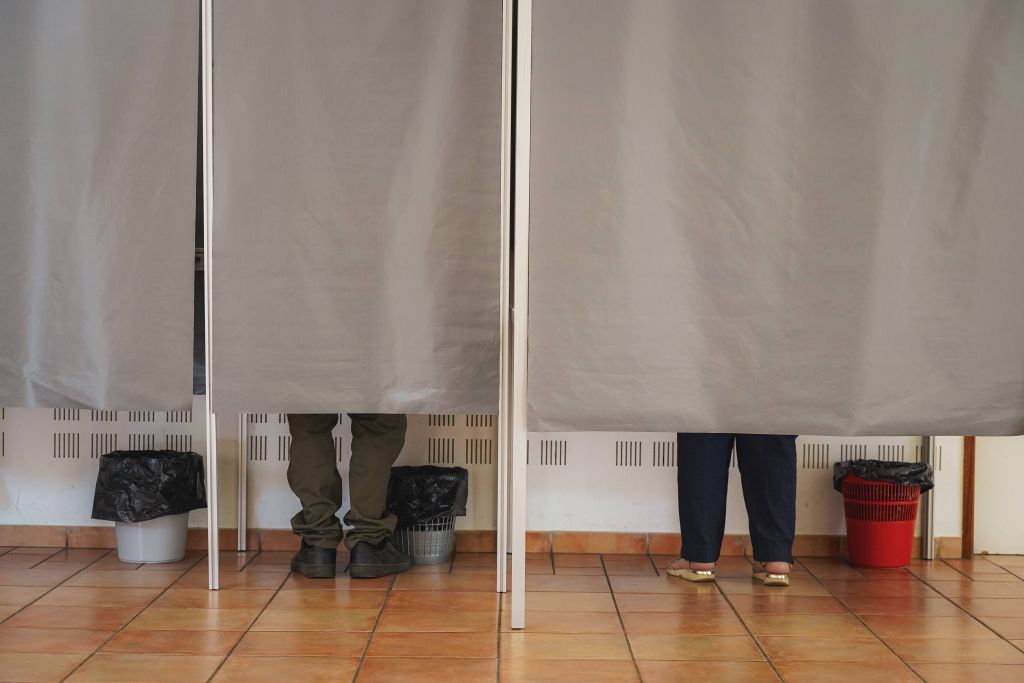 Amministrative, 117 comuni alle urne: alle 19 affluenza in calo al 33,48% Amministrative, 117 comuni alle urne: alle 19 affluenza in calo al 33,48%