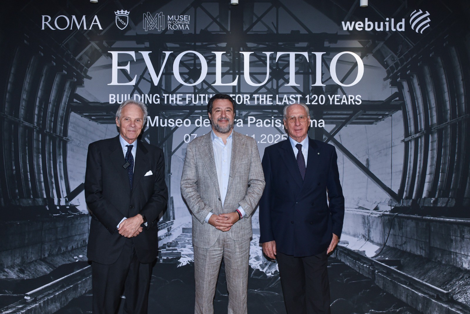 Webuild, Salvini visita la mostra “Evolutio” all’Ara Pacis di Roma Webuild, Salvini visita la mostra “Evolutio” all’Ara Pacis di Roma
