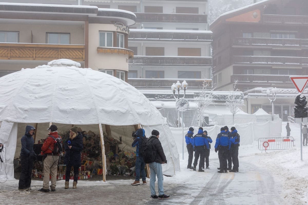 La vicesindaca di Crans Montana “Chiediamo scusa per le mancanze sui controlli” La vicesindaca di Crans Montana “Chiediamo scusa per le mancanze sui controlli”
