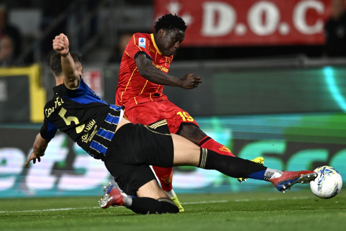 Il Pisa perde col Lecce e va in serie B assieme al Verona Il Pisa perde col Lecce e va in serie B assieme al Verona