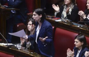Dazi, Schlein “Governo reintegri Fondo Auto e chieda forte risposta Ue a Trump”