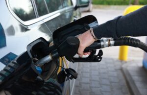 Carburanti: Mimit, prezzo medio self benzina 1,934 euro/litro, gasolio 2,026