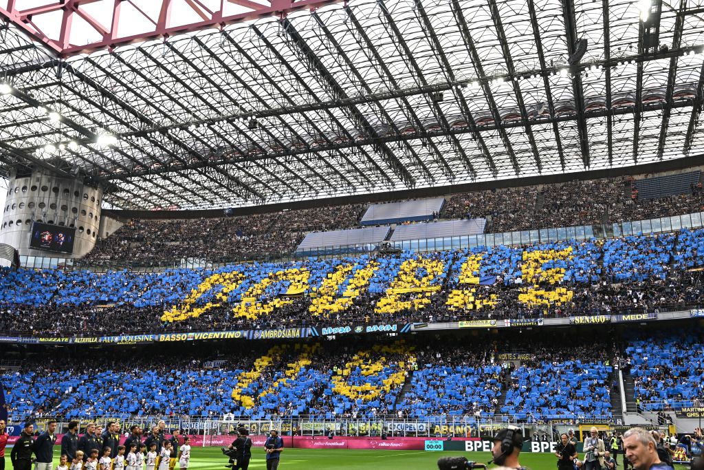 L’Inter festeggia il double, a San Siro 1-1 col Verona L’Inter festeggia il double, a San Siro 1-1 col Verona