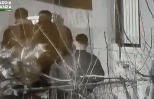 Smantellata piazza di spaccio sul litorale di Ostia, 26 arresti