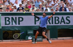 Berrettini vola ai quarti al Roland Garros, Cerundolo battuto in tre set