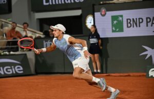 Arnaldi in semifinale con Cobolli a Parigi, Berrettini costretto al ritiro