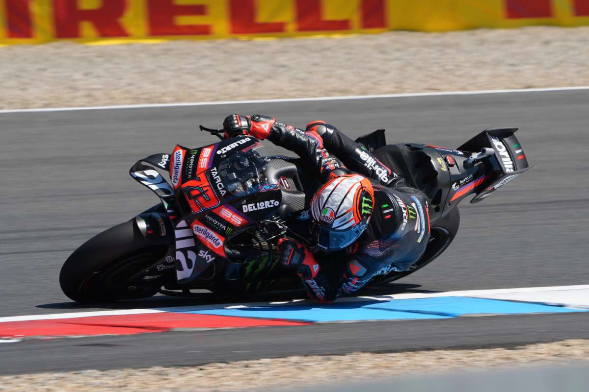 Alterco coi commissari, niente Gp Rep.Ceca per Bezzecchi, Sprint a Bagnaia Alterco coi commissari, niente Gp Rep.Ceca per Bezzecchi, Sprint a Bagnaia