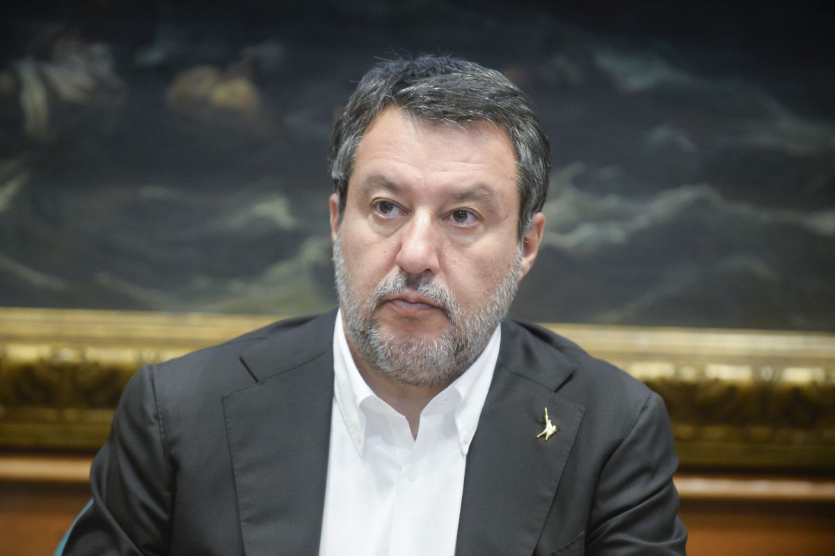 Legittima difesa, Salvini “Nessuno invoca il far west, ma estendere il perimetro” Legittima difesa, Salvini “Nessuno invoca il far west, ma estendere il perimetro”