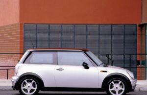 Mini celebra 25 anni in Italia, oltre 480mila vetture vendute dal debutto