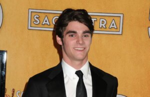 Morto a 34 anni RJ Mitte, il Walter White JR. di “Breaking Bad”