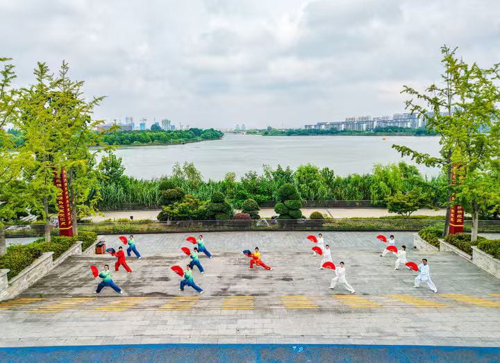 In Cina più di 500 milioni di persone praticano sport all’aperto In Cina più di 500 milioni di persone praticano sport all’aperto