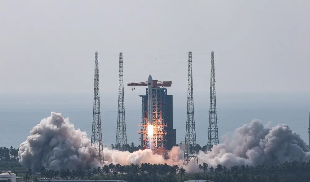 Cina, lanciato un nuovo gruppo di satelliti per Internet